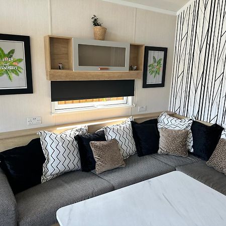 The Pods At Haulfryn Caravan Park Whitford Екстериор снимка